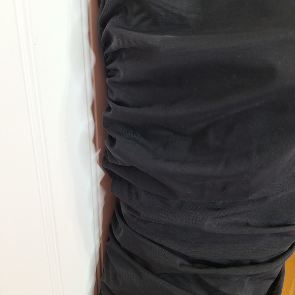 MagiSculpt Womens US 28 Black One Piece Halter Tie Neck Swimsuit Control Padded - Picture 7 of 11